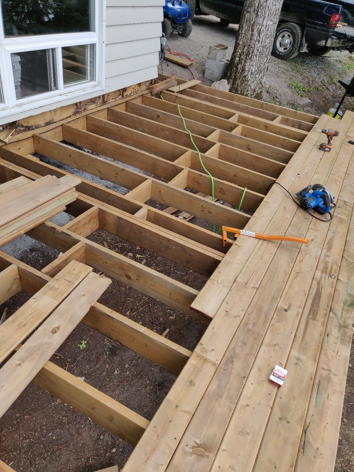 Cottage wrap-around deck